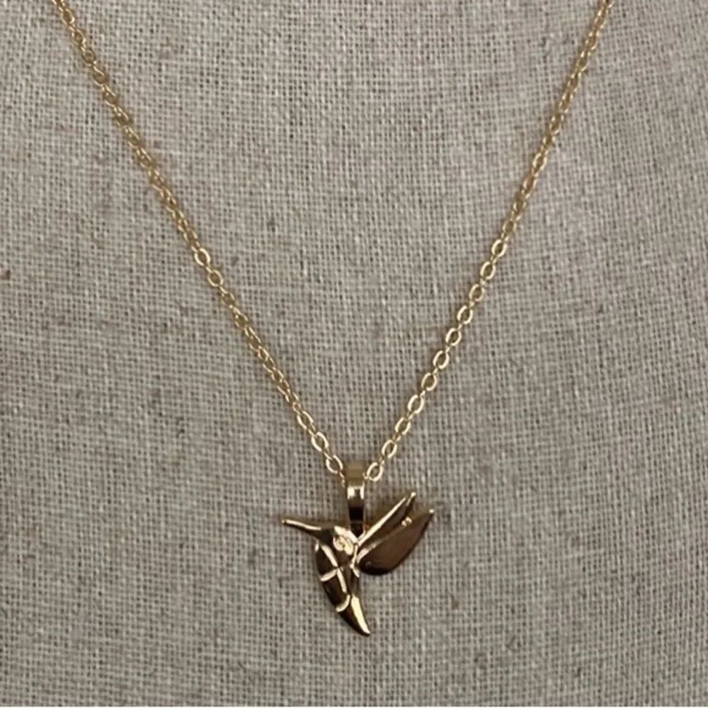 NEW! “Life Is Beautiful” Hummingbird Gold Tone Adjustable Necklace